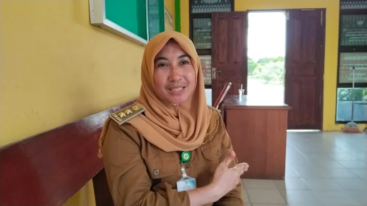 Lurah Ranai Darat Ajak Warga untuk Membuang Sampah di TPS
