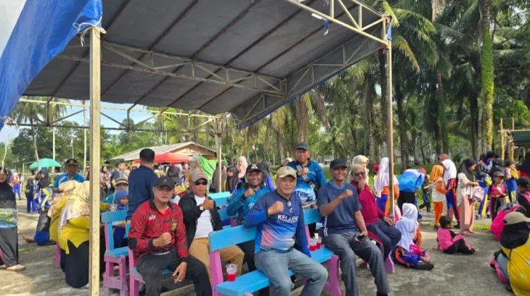 Doorprize Meriahkan Jalan Sehat PGRI di Kelarik