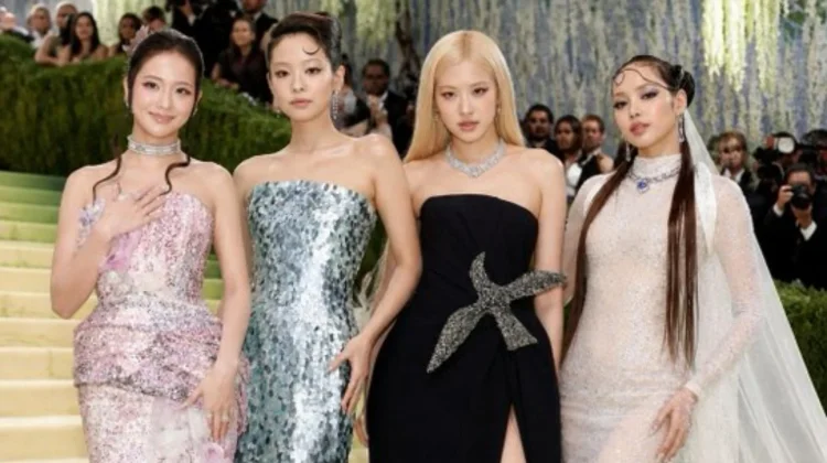 Seluruh Member BLACKPINK Tampil Unik dan Memukau di Met Gala 2026
