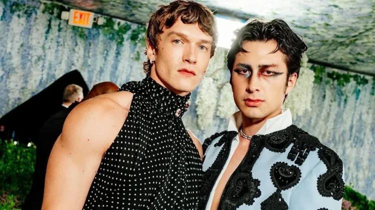 Debut Met Gala 2026 Connor Storrie & Hudson Williams Sukses Curi Perhatian Publik