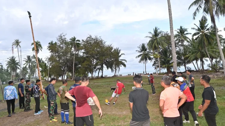 Forkopimda Natuna Eratkan Sinergi Melalui Fun Footgolf