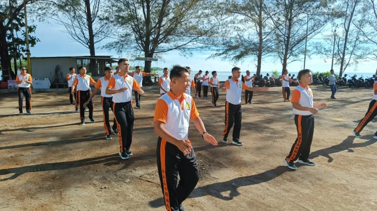 Basarnas Natuna Gelar Senam Bersama Buruh dan UPTD Perhubungan