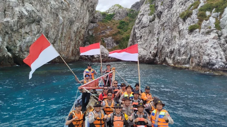 Polsek Jemaja Gelar Patroli Perbatasan di Pulau Terluar,
