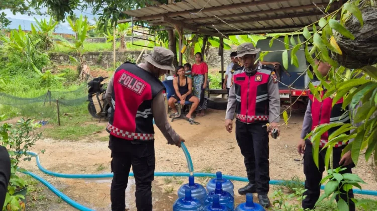 Warga Sentra Perikanan Natuna Bersyukur Bantuan Air Bersih