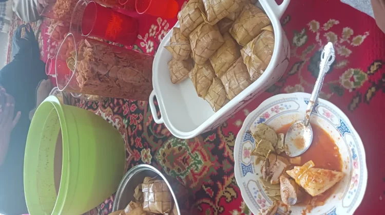Resep Ketupat Santan Gurih ala Rina, Hidangan Spesial Idul Adha