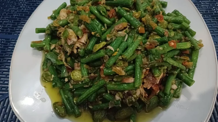 Gurihnya Tumis Kacang Panjang Ikan Salai Sambal Ijo ala Vira