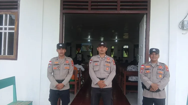 Polsek Bunguran Barat Amankan Ibadah di Gereja GPIB Siloam Batubi