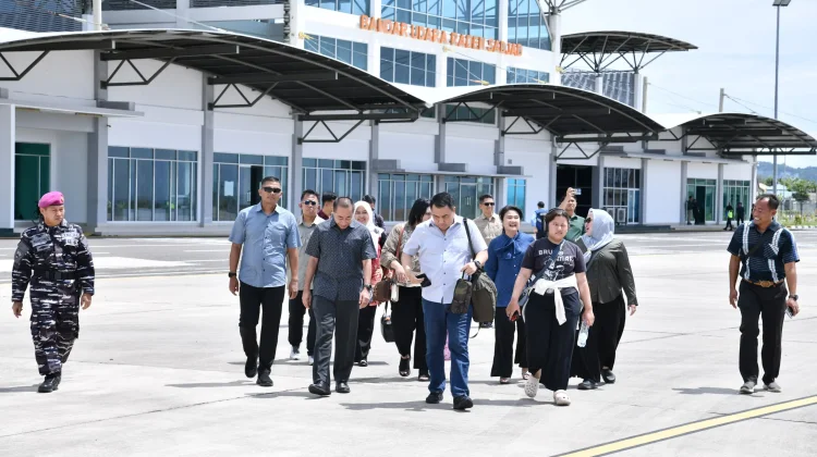 Kadislog Lanud RSA Wakili Danlanud Antar Kepulangan Pangkoarmada I
