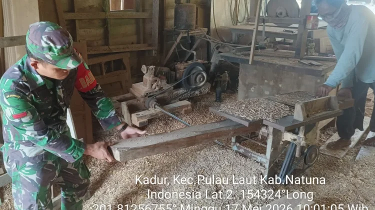 Babinsa Kadur Bantu Usaha Somel