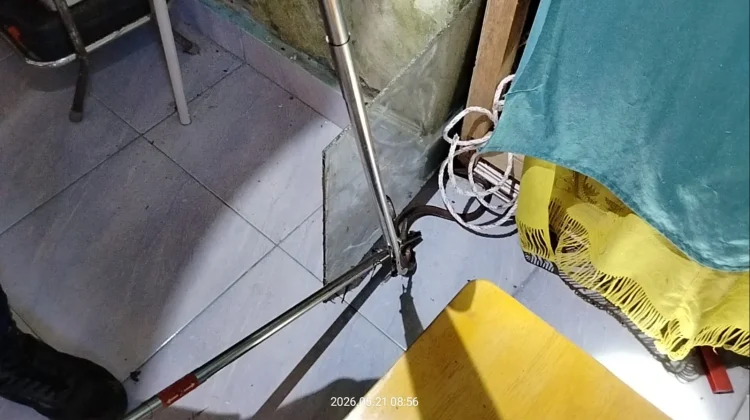 Damkar Natuna Evakuasi Ular Kobra di Ranai Darat