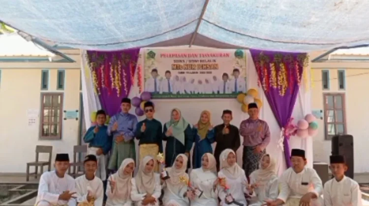 Sukuran Pelepasan Siswa Kelas IX MTs Nur Ihsan Berlangsung Penuh Kebersamaan