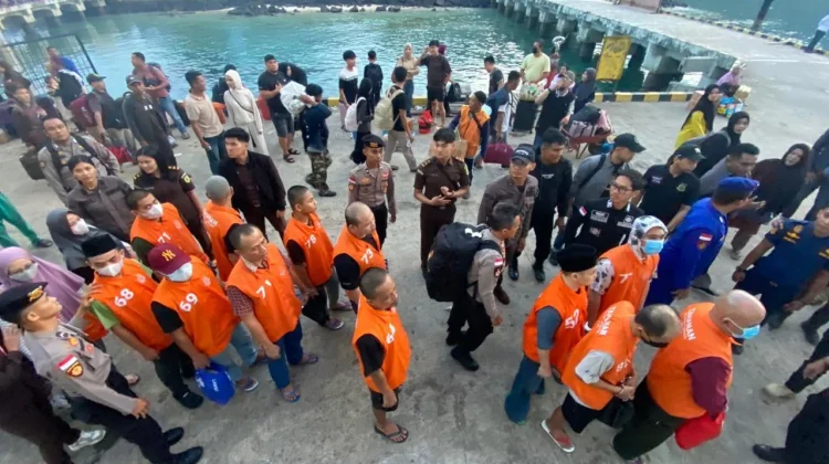 Kejari Natuna Lakukan pengawalan 15 Tahanan