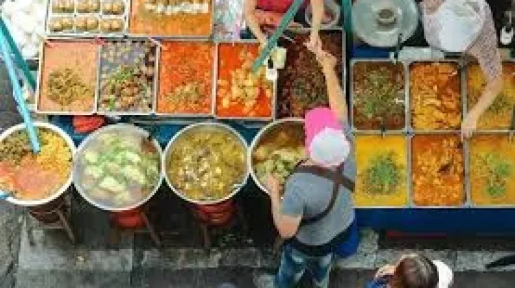 Perlu Diwaspadai, Ini Makanan Rentan Terkontaminasi Bakteri Tipes