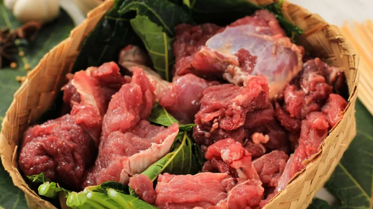 Membersihkan Daging Menurut Pakar Keamanan Pangan Modern
