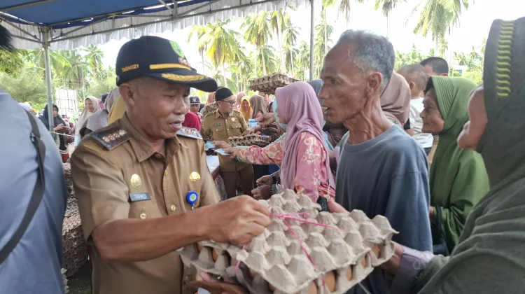 Pemerintah Kecamatan Bunguran Timur Laut Dukung Pangan Murah