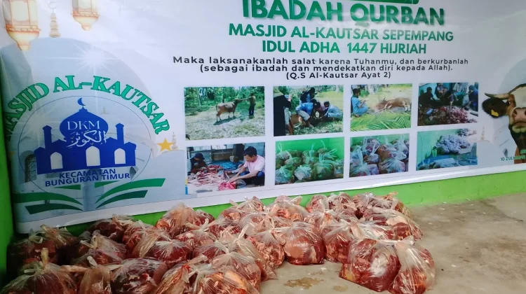 Mesjid Al Kautsar Sepempang Distribusikan Daging Qurban di Lima RT