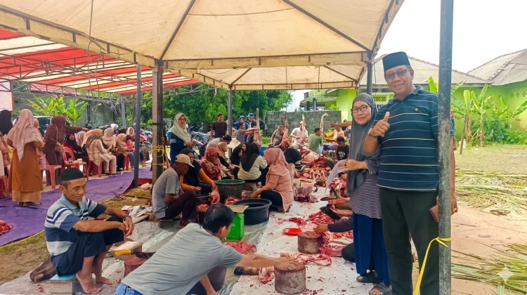 Perkuat Silaturahmi, Himpunan Keluarga Serasan Sembelih 12 Ekor Sapi Qurban