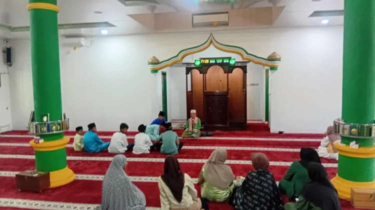 Masjid Maulana Bandarsyah Tetapkan Syarat Penerima Santunan Yatim