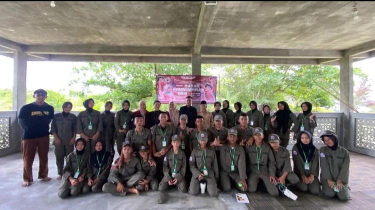 LDK OSIS SR 32 Natuna Latih Jiwa Kepemimpinan