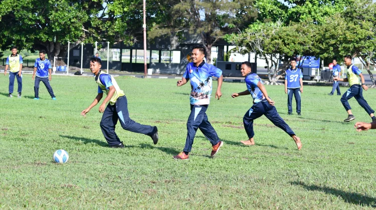 Sepakbola Gembira di Lanud RSA Jaga Kekompakan