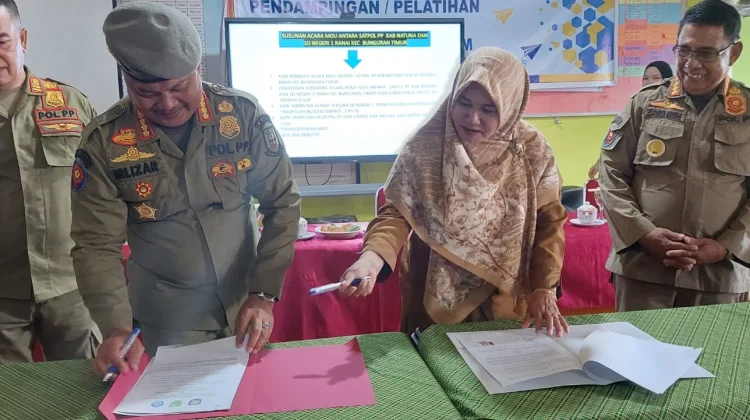 Satpol PP Natuna dan SDN 001 Ranai Bina Bersama Karakter Siswa