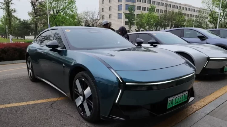 Sensasi Berkendara tanpa Menyentuh Setir: Menjajal Kecerdasan AI Self-Driving