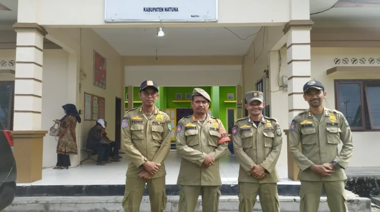 Satpol PP dan Linmas Amankan Pelantikan Kepala Desa Pengadah