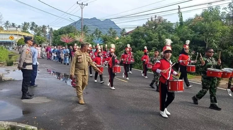 Satpol PP dan Linmas Natuna Amankan Pawai Budaya SD Negeri 002 Ranai