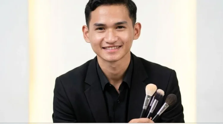 MUA Cowok di Natuna: Saputra Bantah Stigma lewat Kuas dan Kesabaran