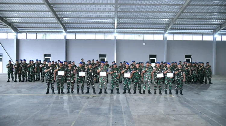 Lanud RSA Natuna Berikan Penghargaan Kepada 6 Personelnya
