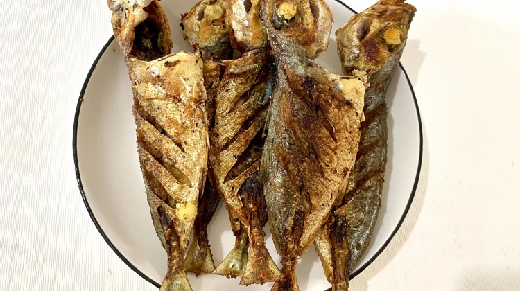 Cara Menggoreng Ikan agar Garing, Renyah, dan Tidak Hancur