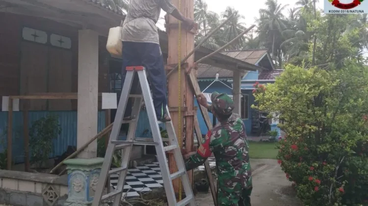 Babinsa Batu Belanak Tingkatkan Komsos Bersama Warga