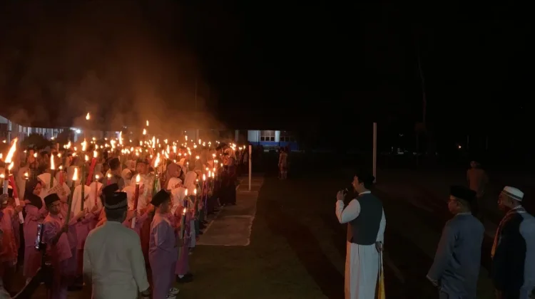 Pawai Obor Semarakkan Tahun Baru Islam di Subi