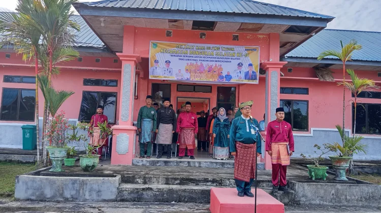 Pemerintah Kecamatan Bunguran Selatan Gelar Apel HUT ke-18