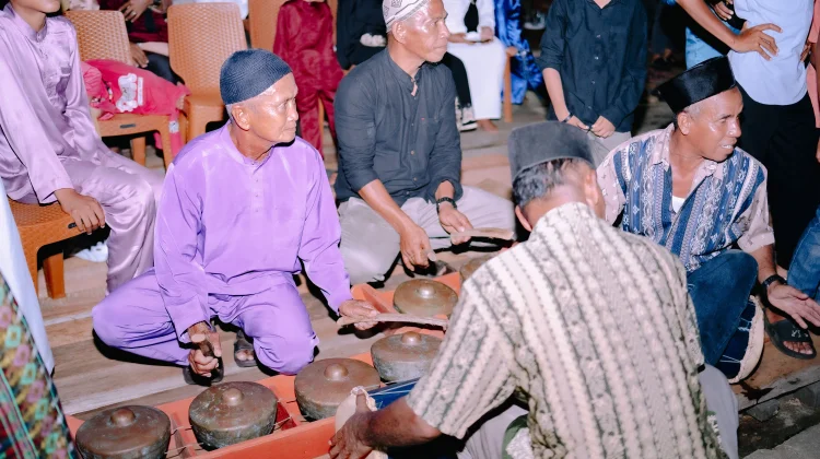 Gendang Silat Iringi Penyambutan Mempelai Pria di Pernikahan Adat Melayu Natuna