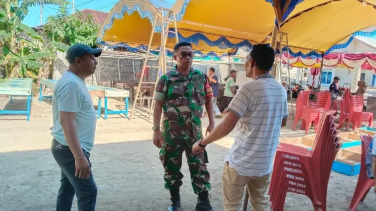 Babinsa Air Putih Jalin Komsos Perkuat Kedekatan dengan Warga