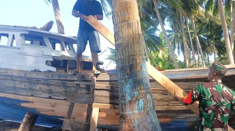 Babinsa Sabang Barat Sambangi Tukang Pompong