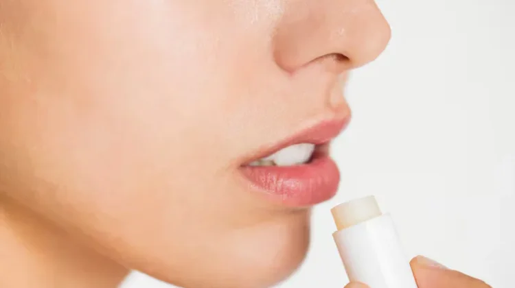 6 Cara Efektif Mencegah Bibir Kering