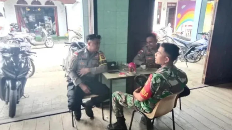 Babinsa Koramil 06/Serasan Gelar Komsos Bersama Forkopincam
