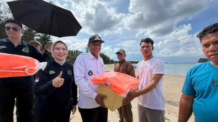 Wakajati Kepri Pimpin Bakti Sosial untuk Nelayan di Natuna