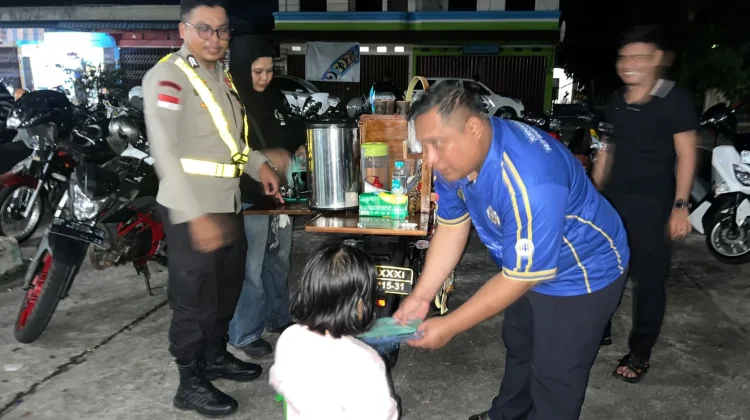 Kobin Gratis, Pererat Kedekatan Polisi dan Warga Natuna