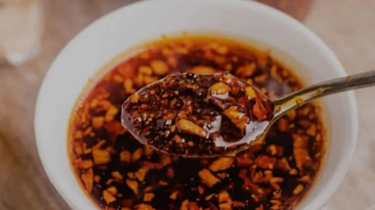 Racikan Chili Oil Rumahan yang Pedas, Gurih, Bikin Nagih