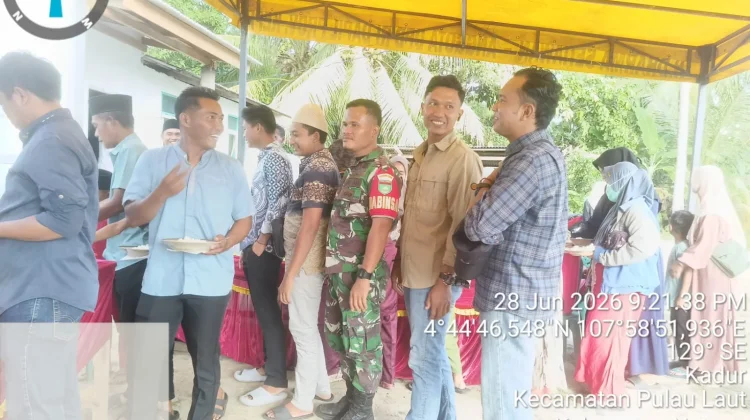 Babinsa Kadur Hadiri Aqiqahan Warga