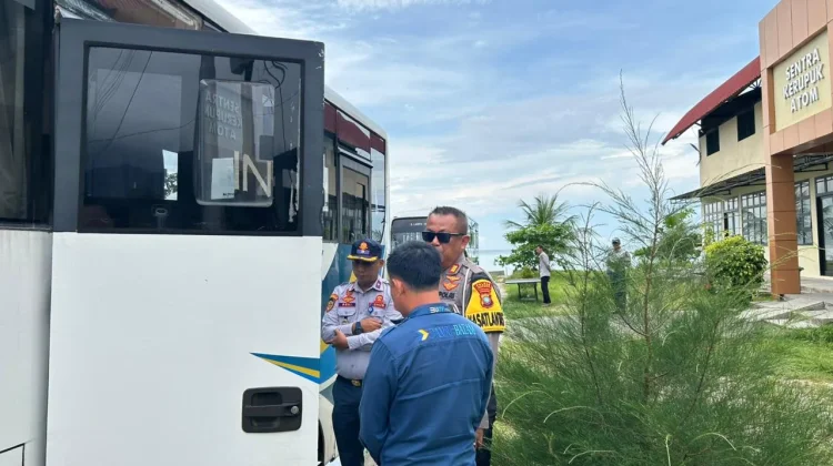 Satlantas Polres Natuna dan Dishub Cek Kelayakan Bus Damri