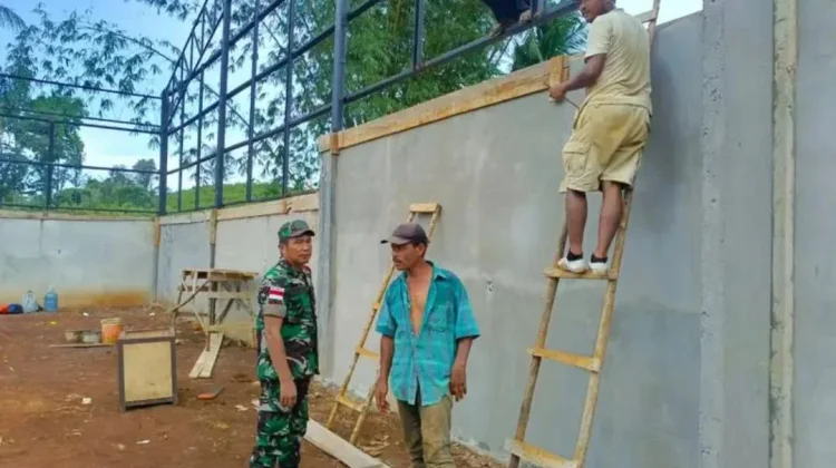 Babinsa Sebadai Ulu Tingkatkan Kemanunggalan TNI-Rakyat Melalui Komsos