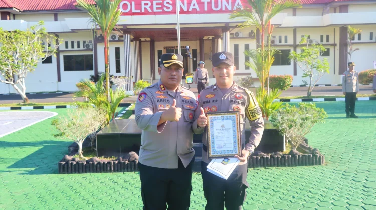 Kapolres Natuna Berikan Penghargaan kepada Bripda Wira