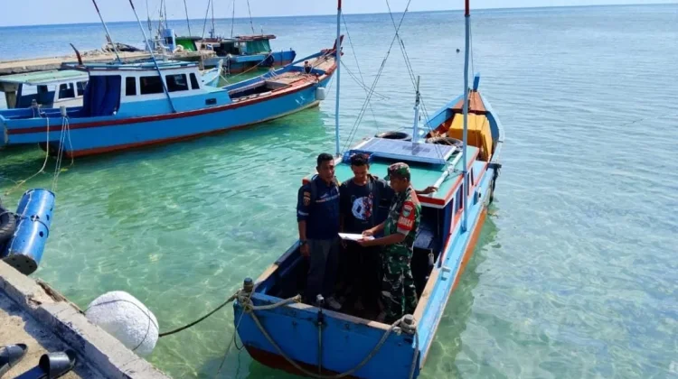 Babinsa Serka Johan Syah Bangun Sinergi Bersama Warga dan Syahbandar di Midai