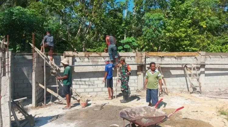 Babinsa Limau Manis Kawal Pemgerjaan Pembangunan KMP