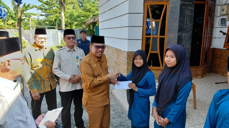 Wakil Bupati Natuna Buka Lebaran Yatim dan Khitanan Massal,