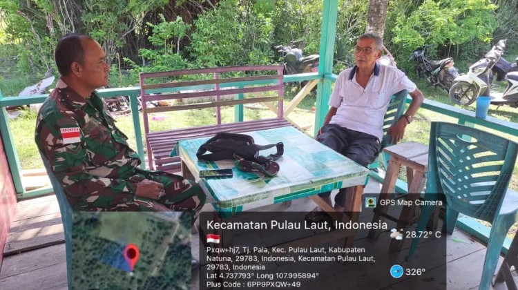 Babinsa  komsos Dengan Warga